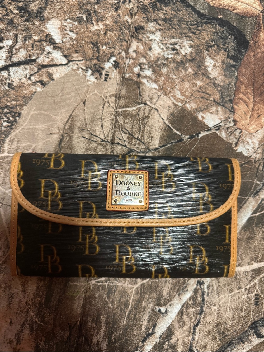 Dooney & Bourke Black and Tan Signature Continental Wallet